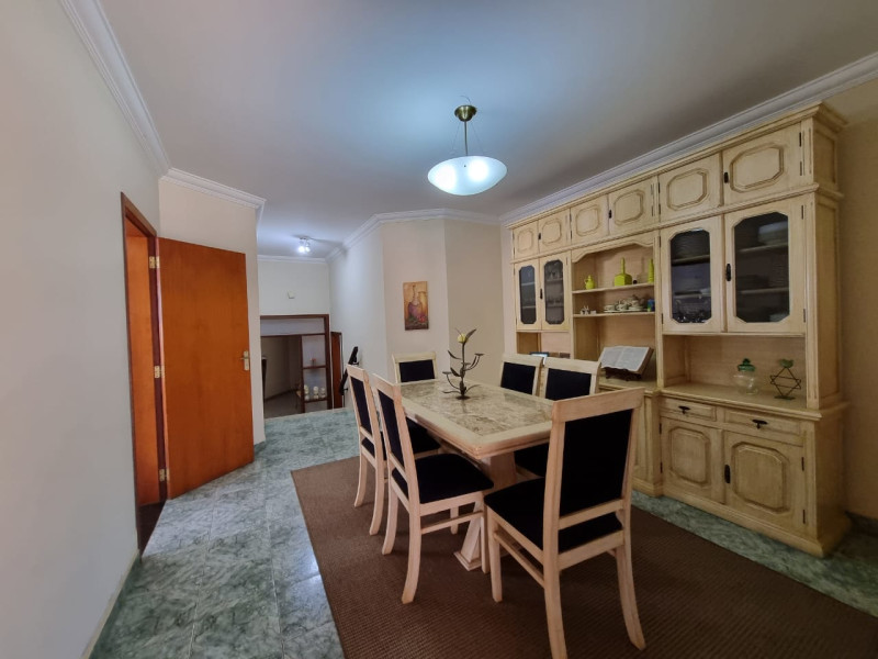 imóvel com 420m² - Bairro Campos de Santo Antônio - Itú