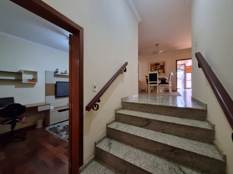 imóvel com 420m² - Bairro Campos de Santo Antônio - Itú