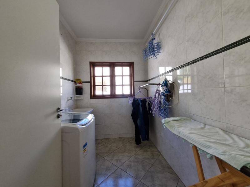 imóvel com 420m² - Bairro Campos de Santo Antônio - Itú