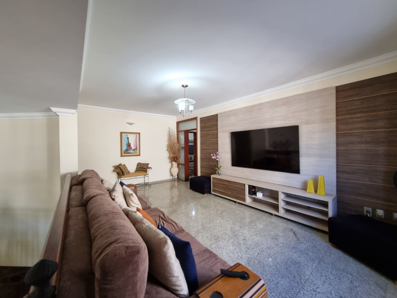imóvel com 420m² - Bairro Campos de Santo Antônio - Itú