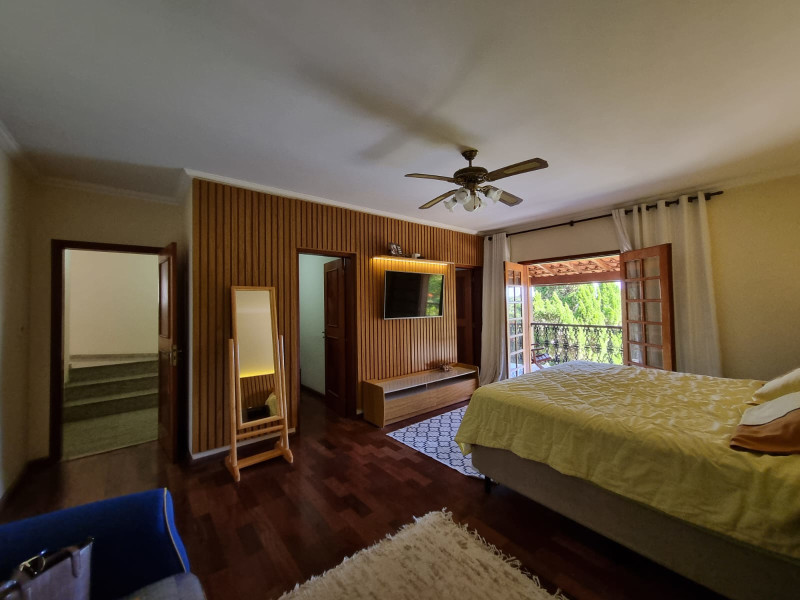 imóvel com 420m² - Bairro Campos de Santo Antônio - Itú
