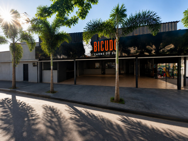 imóvel com 220m² - Parque Oeste Industrial - Goiânia