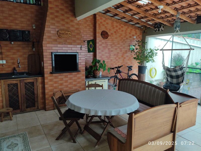 imóvel com 200m² - guabirotuba - Curitiba
