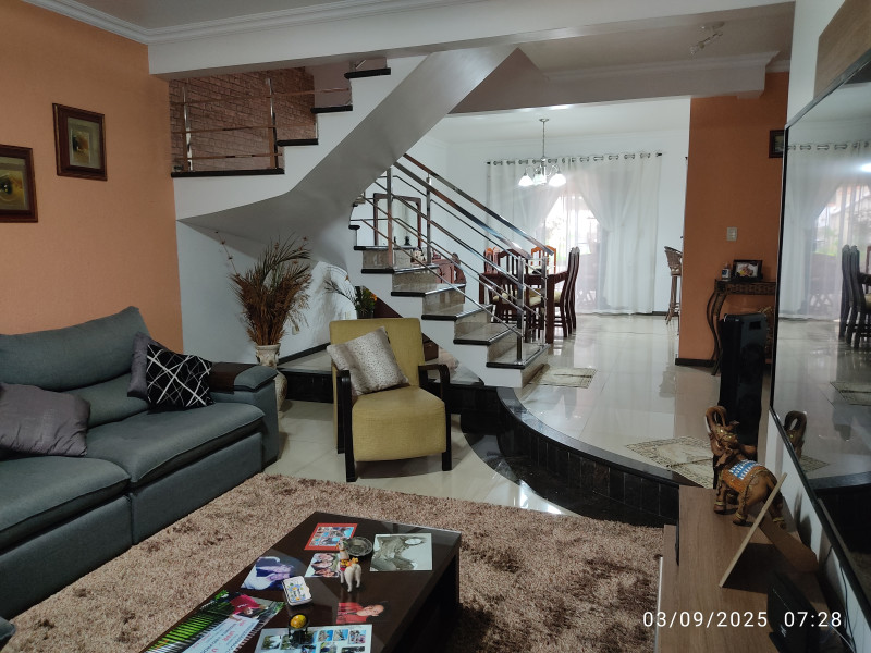 imóvel com 200m² - guabirotuba - Curitiba