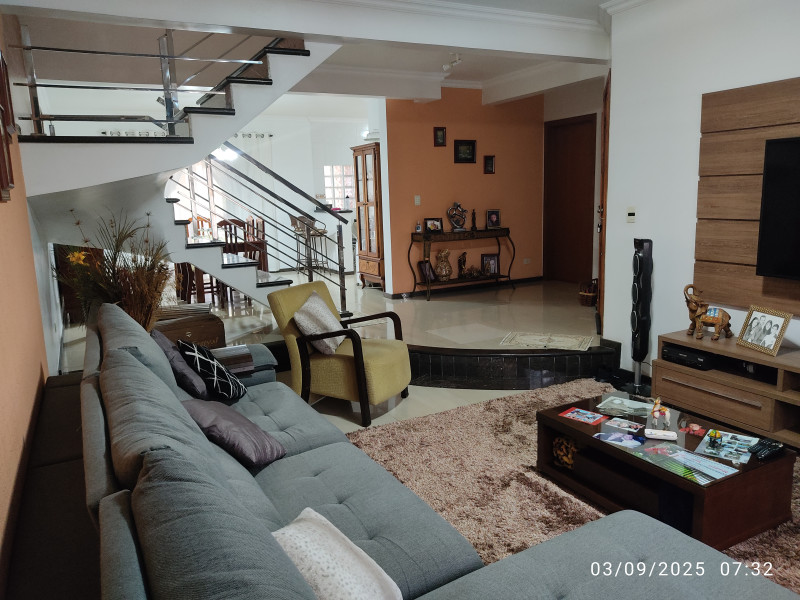 imóvel com 200m² - guabirotuba - Curitiba