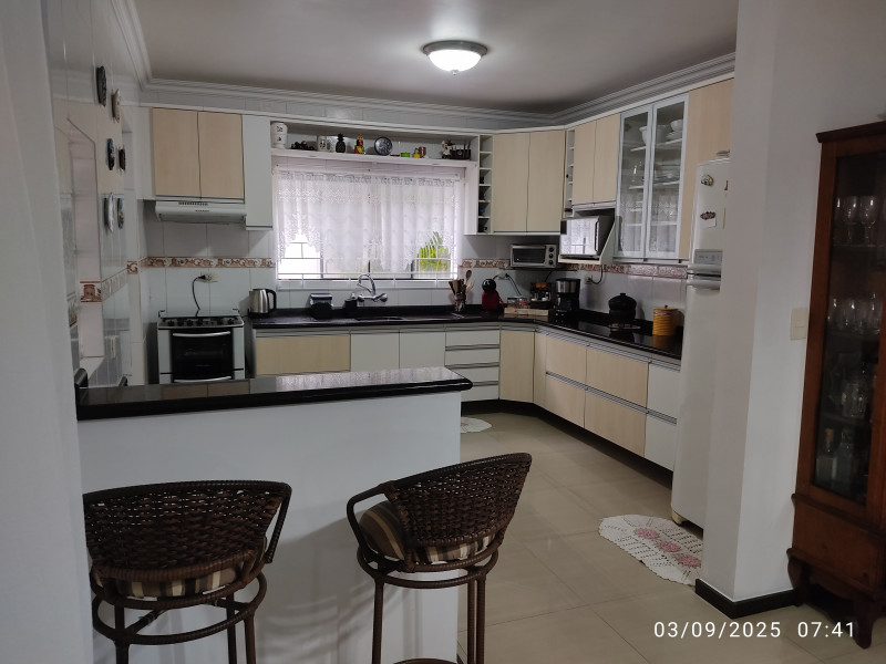 imóvel com 200m² - guabirotuba - Curitiba