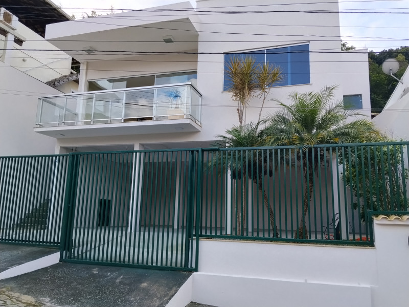 imóvel com 300m² - Centro - Cantagalo