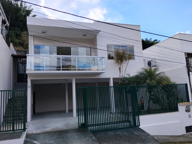 imóvel com 300m² - Centro - Cantagalo
