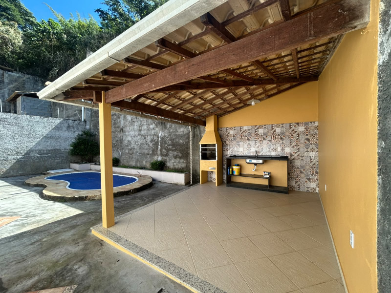 imóvel com 300m² - Centro - Cantagalo