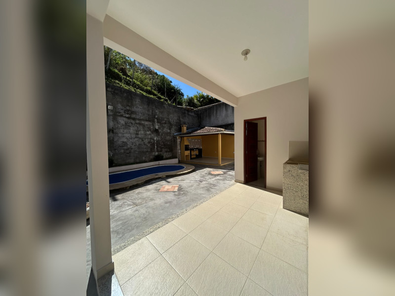 imóvel com 300m² - Centro - Cantagalo