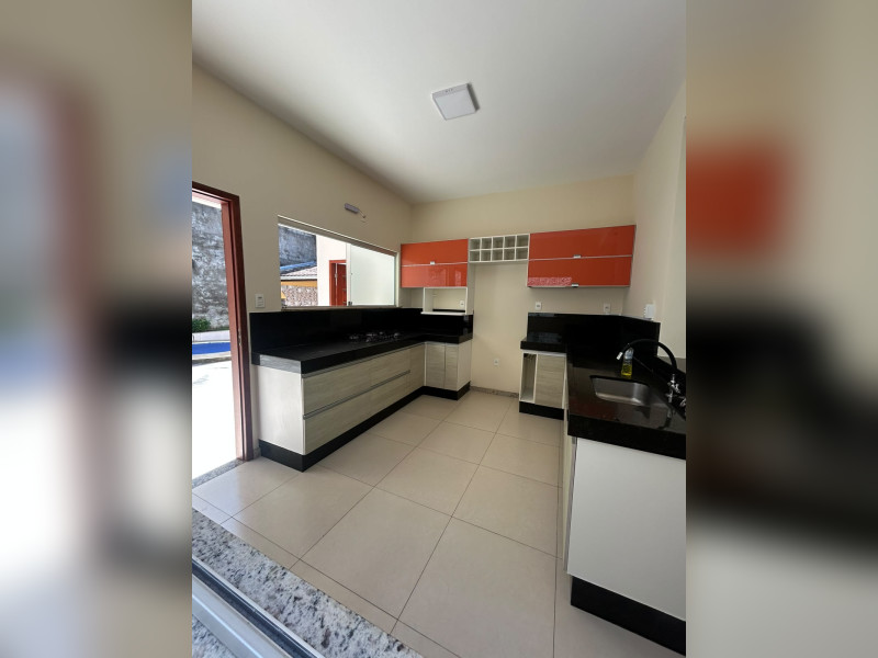 imóvel com 300m² - Centro - Cantagalo