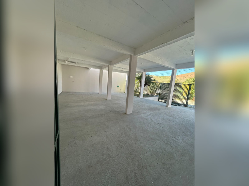 imóvel com 300m² - Centro - Cantagalo