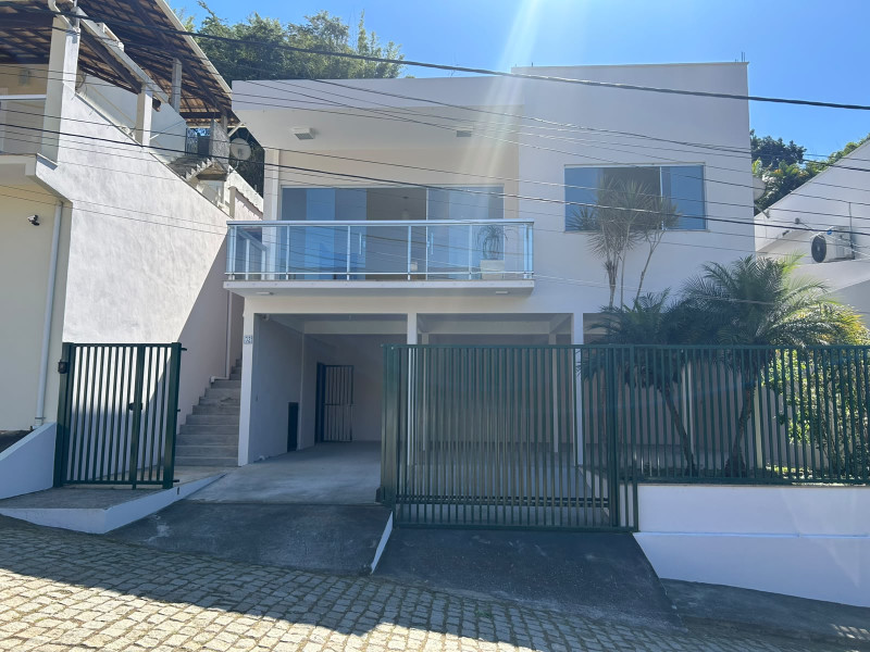 imóvel com 300m² - Centro - Cantagalo