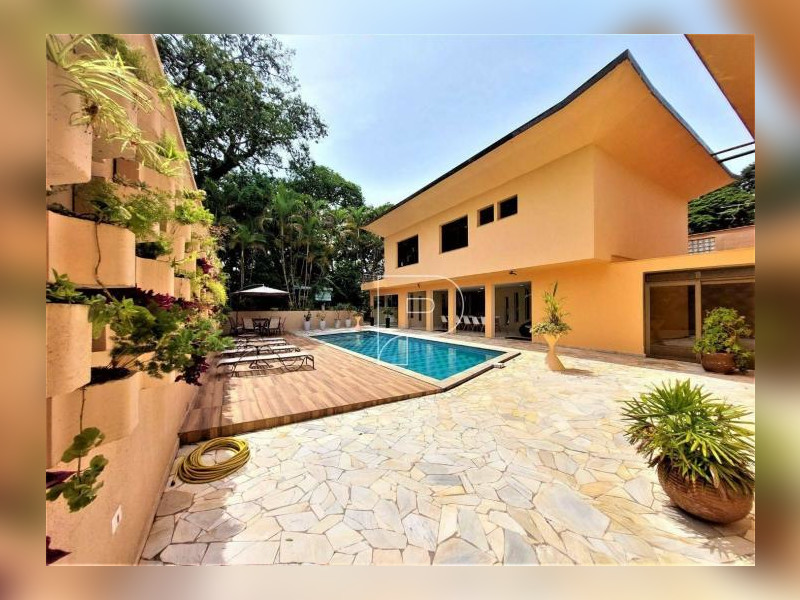 imóvel com 870m² - Vila Vianna - Cotia
