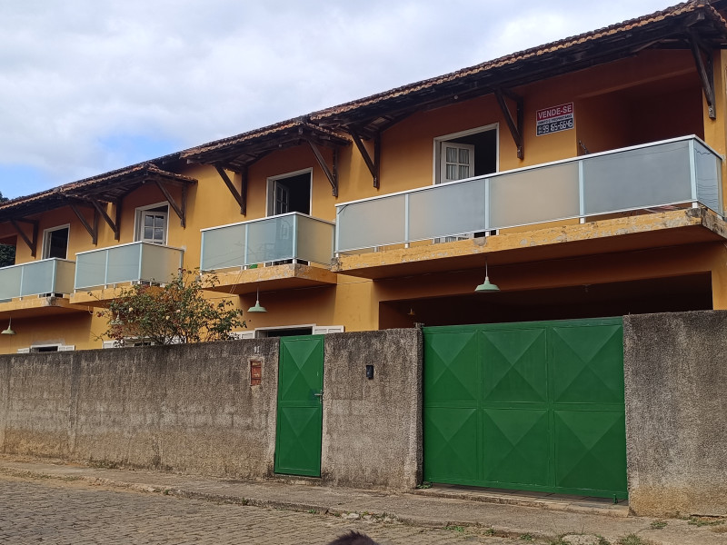 imóvel com 400m² - Centro - Lima Duarte