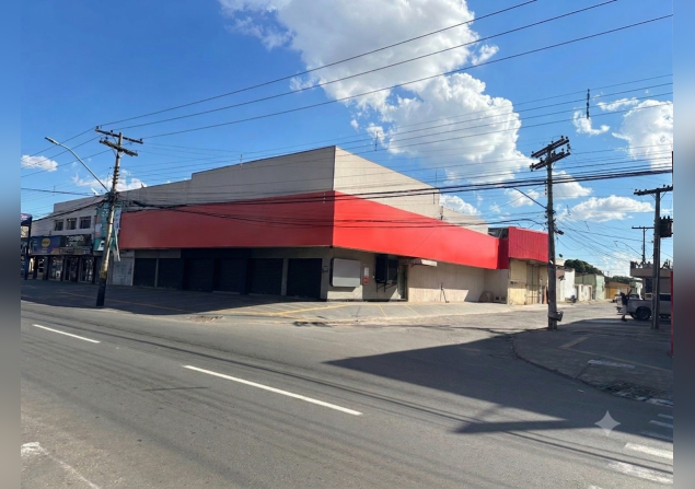 imóvel com 2250m²