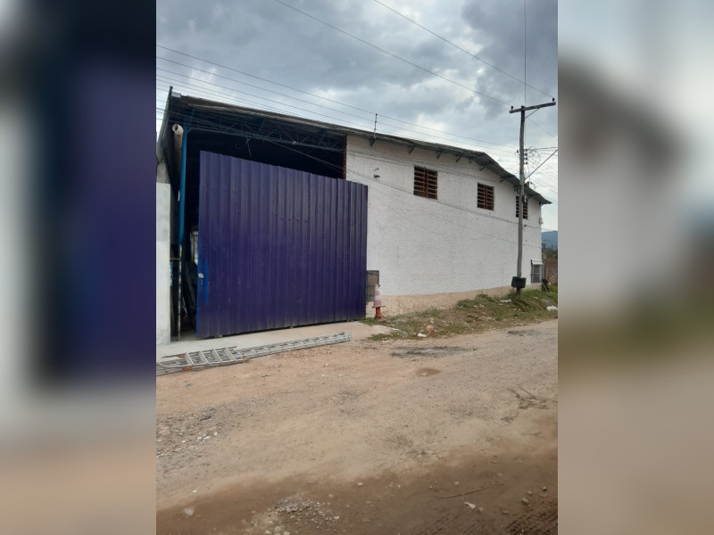 imóvel com 750m² - Centro - Bom Jesus dos Perdões