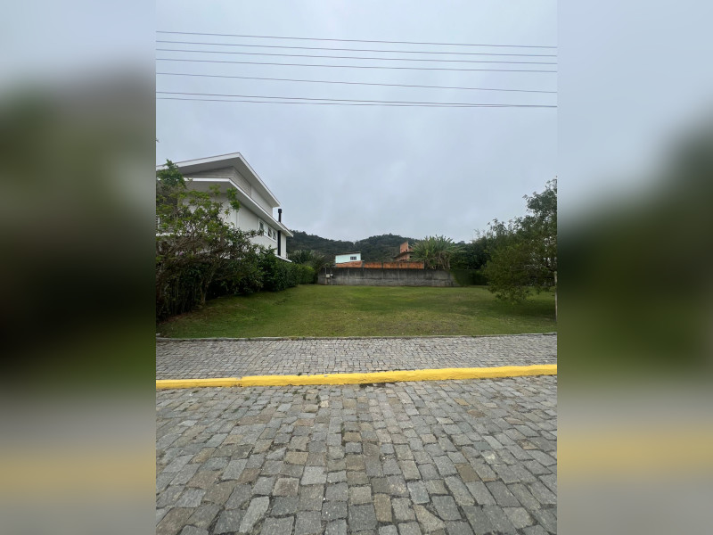 imóvel com 525m² - Praia das Taquaras - Balneário Camboriú