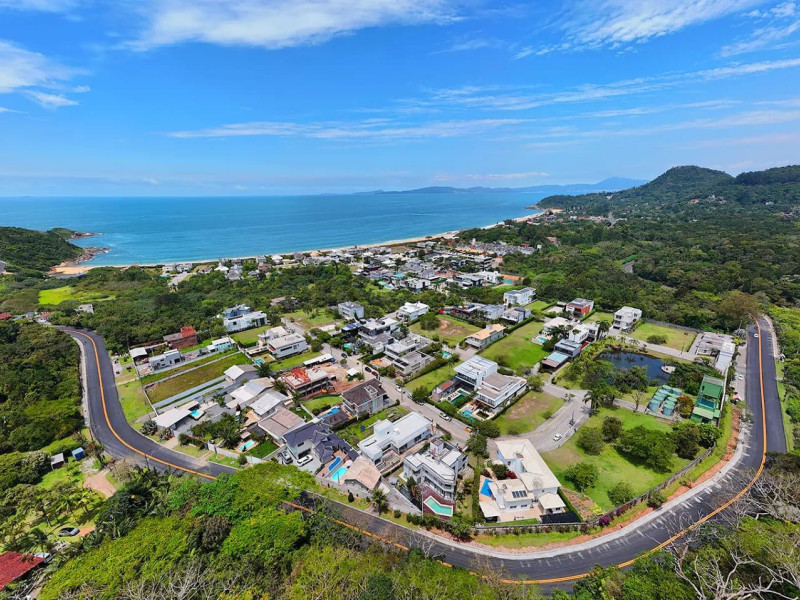 imóvel com 525m² - Praia das Taquaras - Balneário Camboriú
