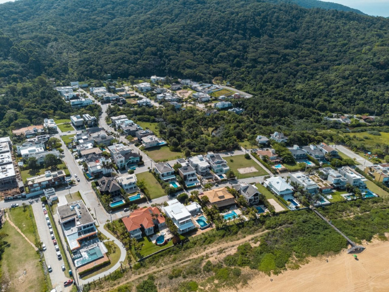 imóvel com 525m² - Praia das Taquaras - Balneário Camboriú