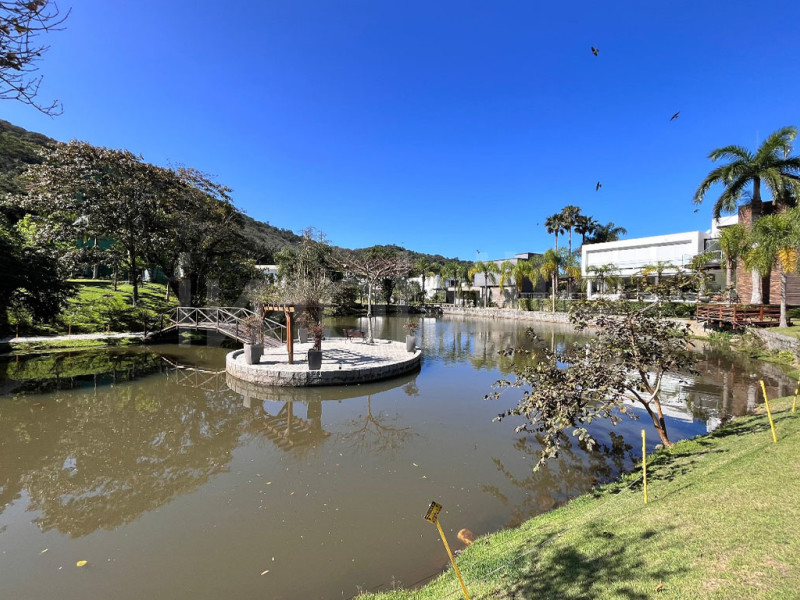 imóvel com 525m² - Praia das Taquaras - Balneário Camboriú