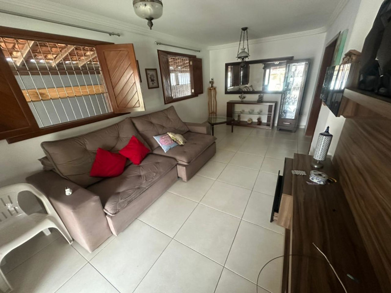 imóvel com 300m² - Centro - Marataizes