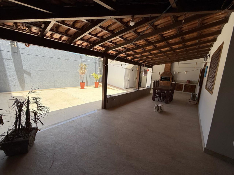 imóvel com 300m² - Centro - Marataizes