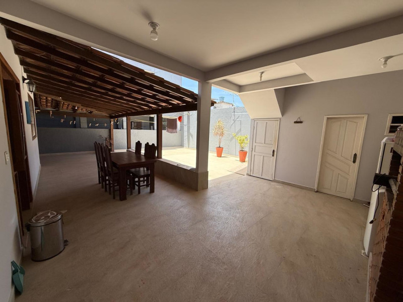 imóvel com 300m² - Centro - Marataizes