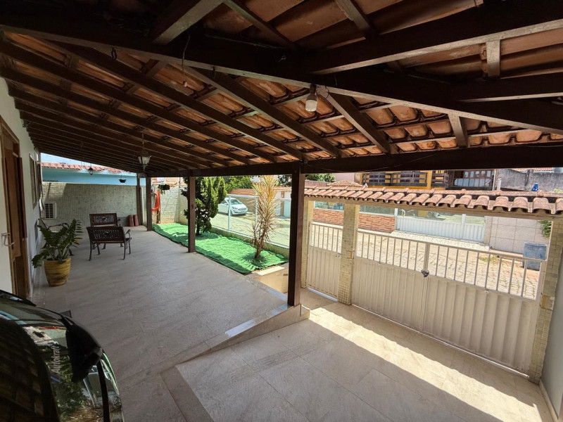 imóvel com 300m² - Centro - Marataizes
