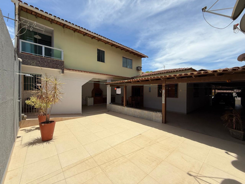 imóvel com 300m² - Centro - Marataizes