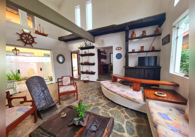 imóvel com 212m²