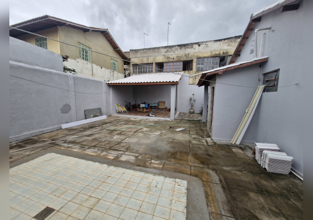 imóvel com 300m²
