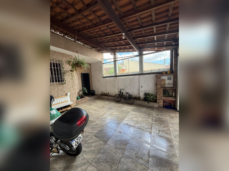 imóvel com 210m² - Jardim São João - Ferraz de Vasconcelos