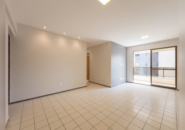 imóvel com 83m²