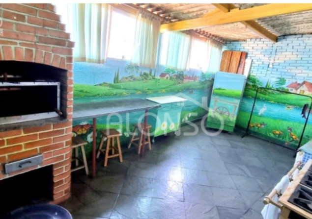 imóvel com 221m²