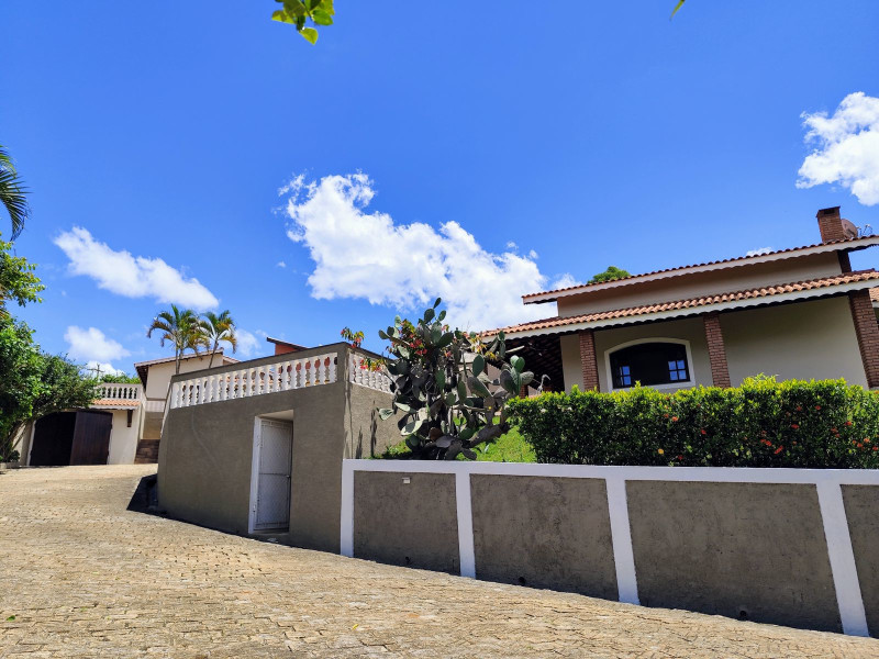imóvel com 1390m² - Vale do Rio Cachoeira - Piracaia