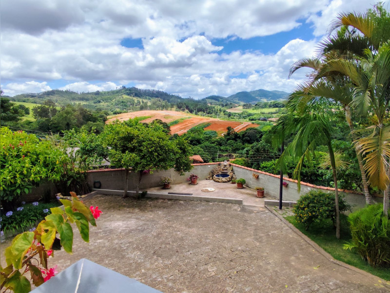 imóvel com 1390m² - Vale do Rio Cachoeira - Piracaia