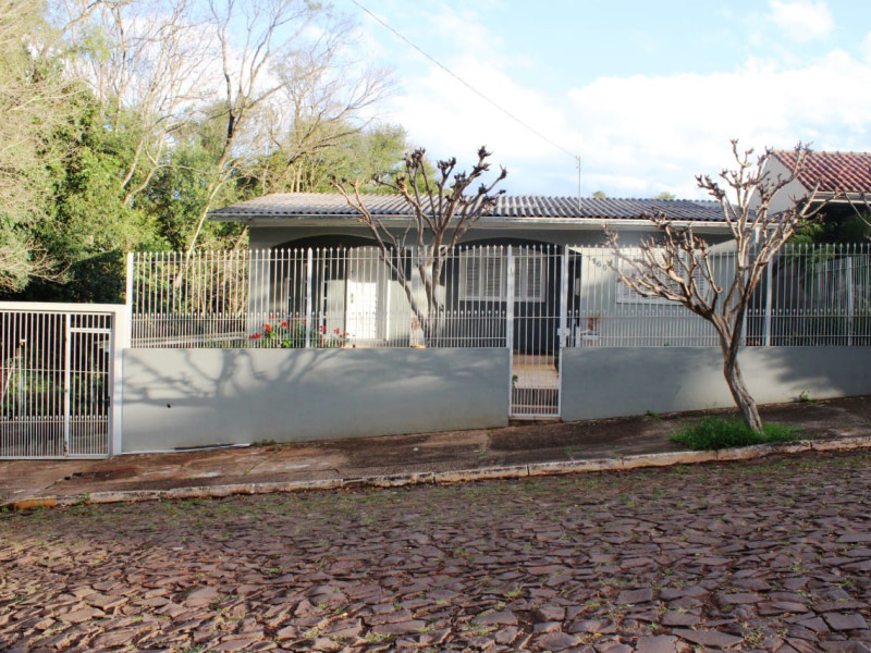 imóvel com 213m² - Medianeira - Panambi