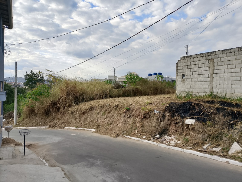 imóvel com 360m² - Santa Cruz - Betim