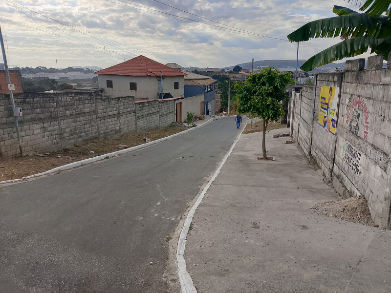 imóvel com 360m² - Santa Cruz - Betim