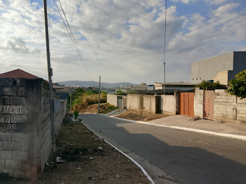 imóvel com 360m² - Santa Cruz - Betim