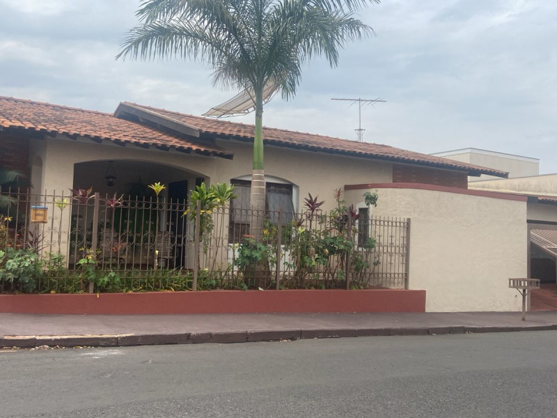 imóvel com 180m² - Centro - Balsamo