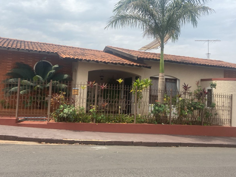 imóvel com 180m² - Centro - Balsamo