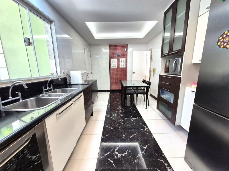imóvel com 350m² - Badu - Niterói