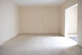Casa &agrave; venda Bangu com 430m&sup2; e 5 quartos por R$ 579.000 - img-3817.jpg