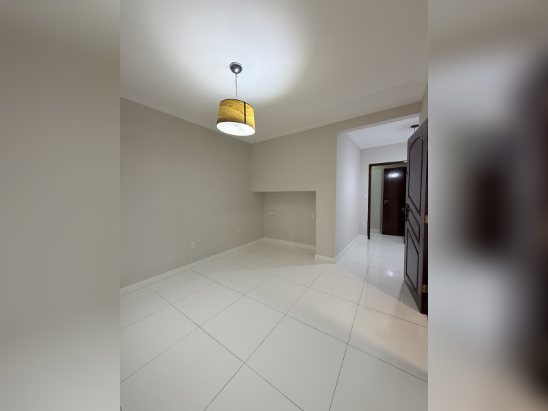 imóvel com 193m² - Imbetiba - Macaé