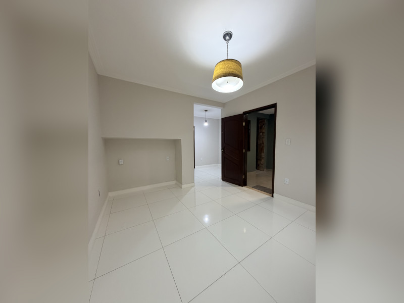 imóvel com 193m² - Imbetiba - Macaé