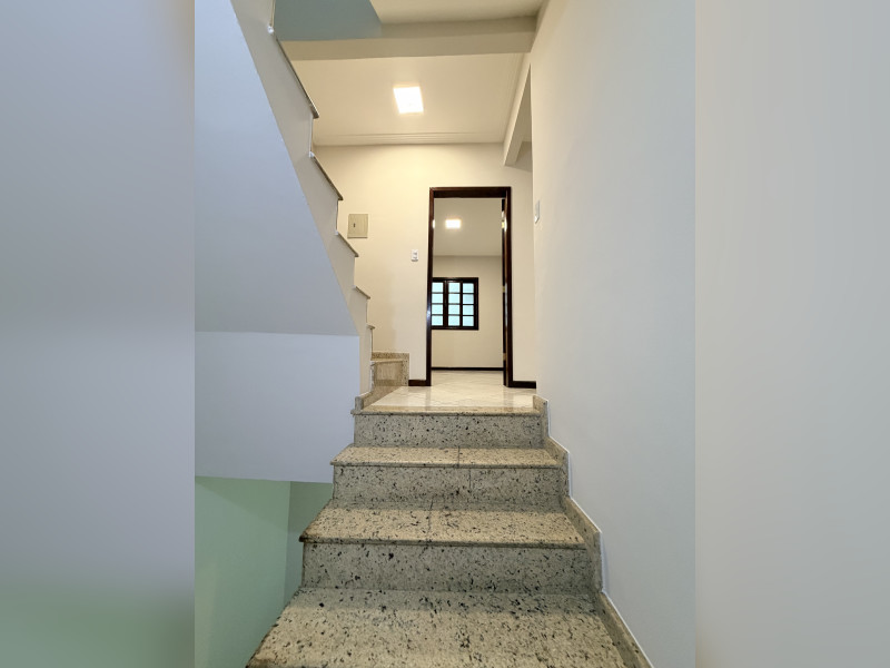 imóvel com 193m² - Imbetiba - Macaé