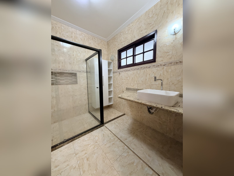 imóvel com 193m² - Imbetiba - Macaé