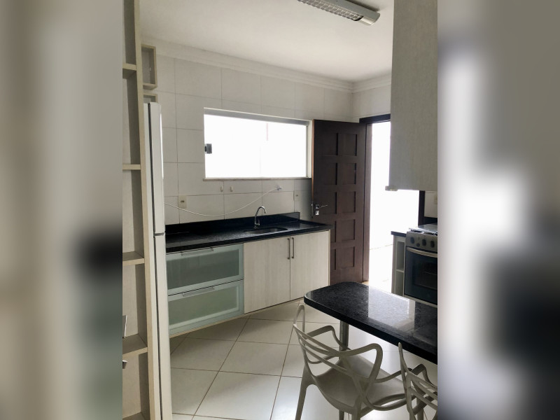 imóvel com 180m² - Buraquinho - Lauro de Freitas
